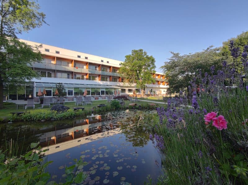 Das Thermalhotel Fontana verzaubert die Gäste mit Gastfreundschaft und wunderschönen Frühlingsblumen.